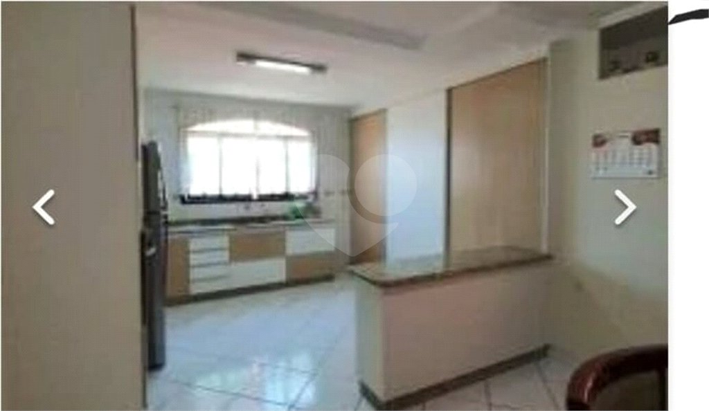 Casa com 205m² , 3 dormitórios , sendo todos suítes , 5 vagas , á venda no bairro Bangú em Santo André.
