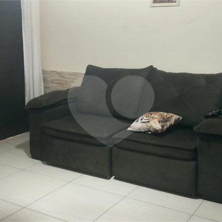 Casa térrea com 2 dormitórios.