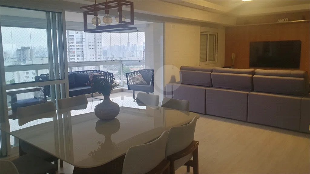 Apartamento maravilhoso na Mooca com 151m e 3 dormitórios,2 suítes e 3 vagas..