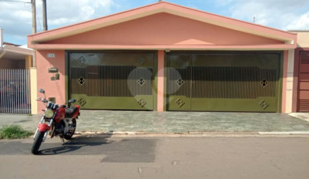 Casa à venda com 2 quartos, sendo 1 suíte,  em Jardim Beatriz, São Carlos, SP