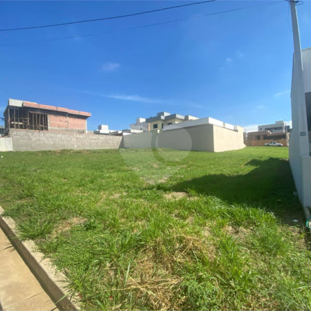 Lote no Condomínio Village Damha IV