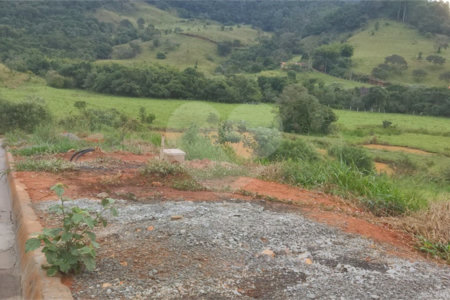 Terrenos de 300 metros em condomínio fechado e prontos para construir na região de Atibaia