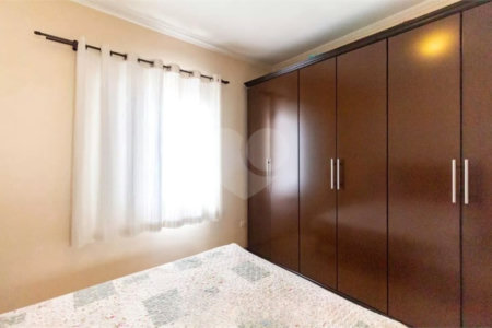Sobrado à venda no Ipiranga de 140m² com 4 suítes e 3 vagas.