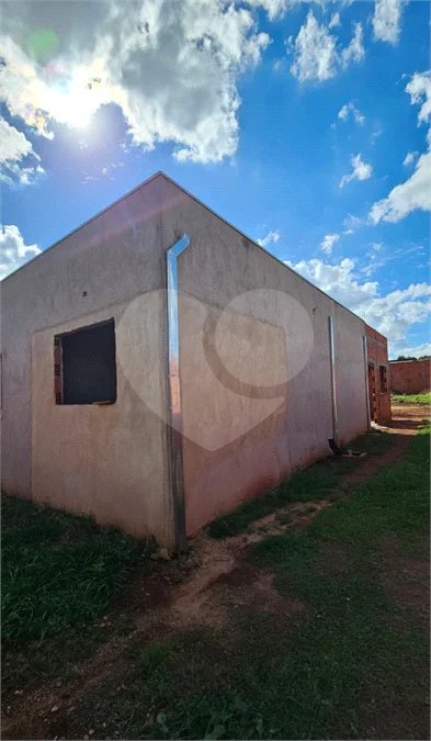 Casa à venda com 3 quartos, sendo 2 suítes, em Jardim Nova Ponta Porã, Ponta Porã - MS