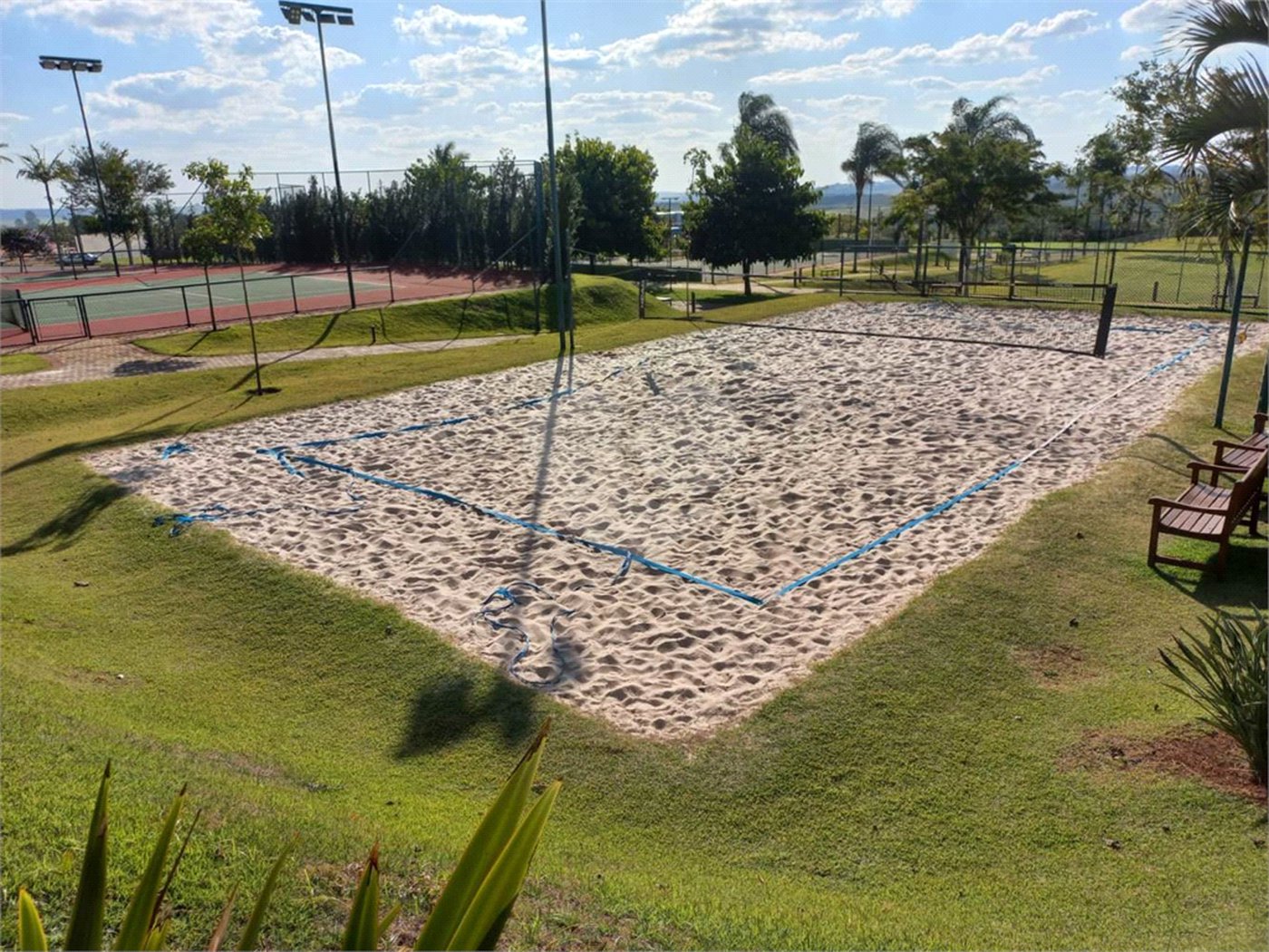Terreno no Condomínio Damha Golf.