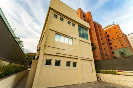 Prédio inteiro comercial á venda e locação na Vila Leopoldina.