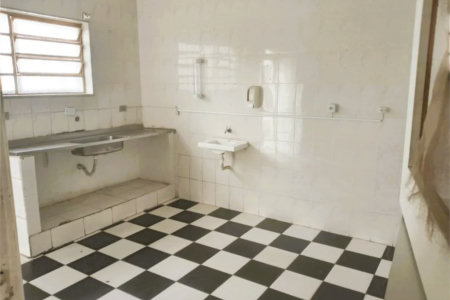 Casa à venda ou para alugar com 7 quartos, sendo 2 suítes,  em Jardim Peri Peri, São Paulo, SP