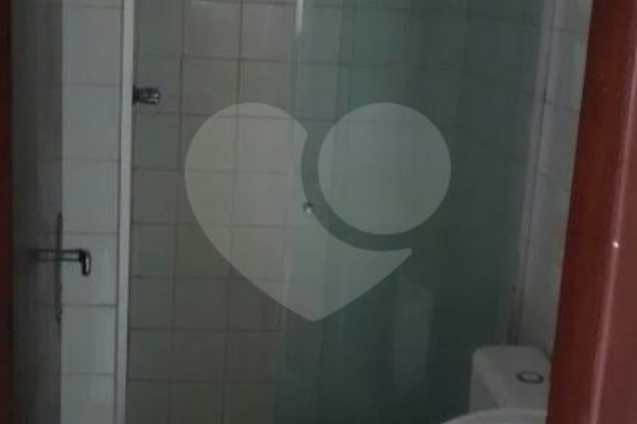Ótima cobertura com 3 dormitórios,1 suíte, Condomínio com lazer e ótima localização.,
