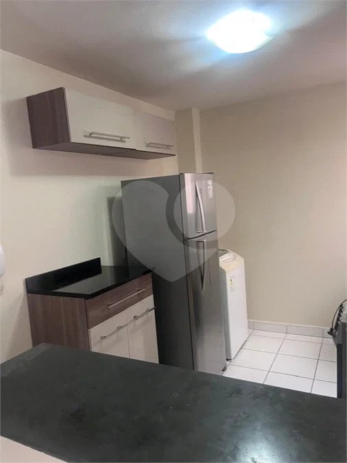 APARTAMENTO NO TÉRREO com Quintal.