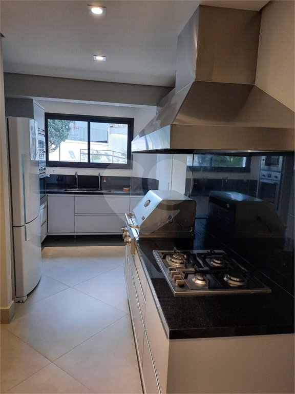 Apartamento de 257m² a venda em Moema, reformado, 4 dorms, 3 suítes, fora de rota,, 4 vagas