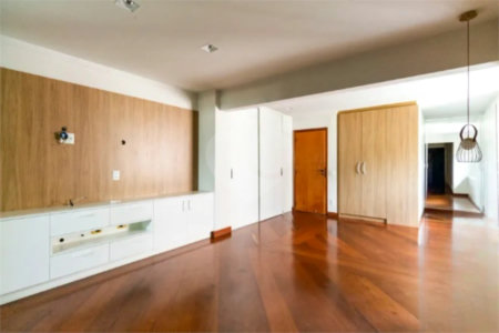 Higienópolis: 2 suítes, varanda envidraçada e vista aberta