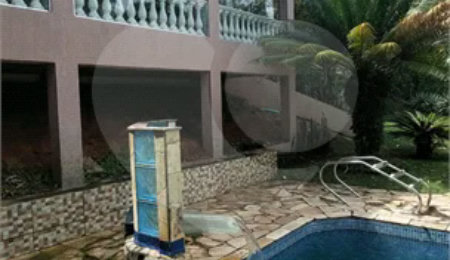Casa à venda com 6 quartos, sendo 2 suítes,  no condomínio Alpes D'ouro, Bom Jesus dos Perdões - SP