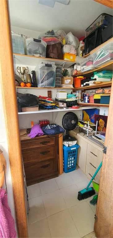 Apartamento luxuoso com 130m2, 3 suítes, 4 vagas.
