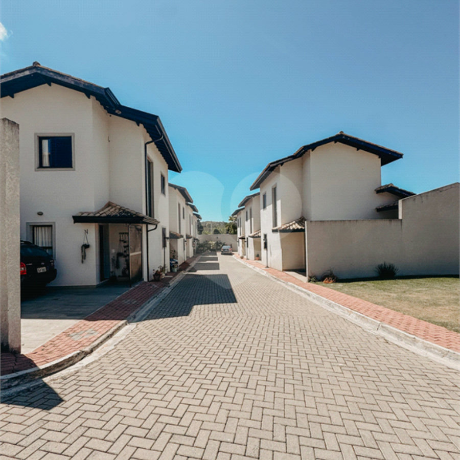 Casa de tres quartos a venda em condominio