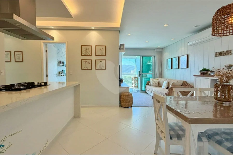 Apartamento à venda com 3 quartos, sendo 1 suíte, em Riviera de São Lourenço, Bertioga, SP