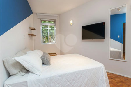 Excelente oportunidade para reformar e ficar com o apartamento dos seus sonhos!