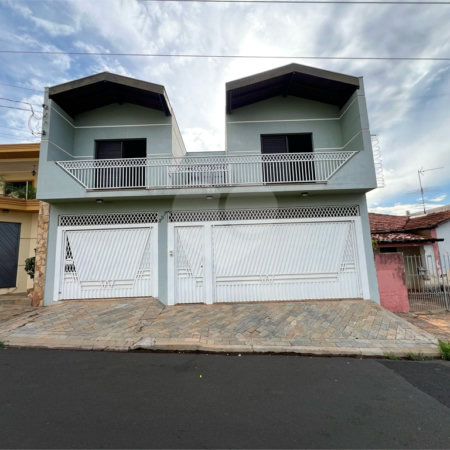 Casa a venda com 5 quartos em São Carlos