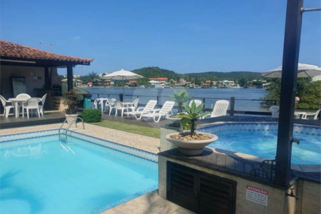 Apartamento à venda em Condomínio com acesso ao Mar no birro Ogiva, Cabo Frio/RJ!