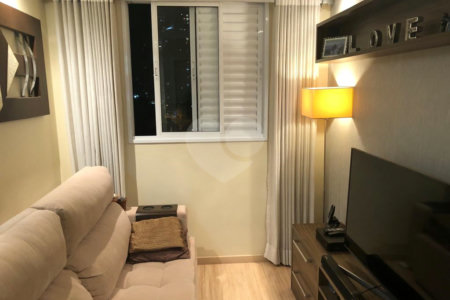 Apartamento de 70m2 com 3 dorms, 2 banheiros, 1 suíte, 1 vaga. Estuda permuta.