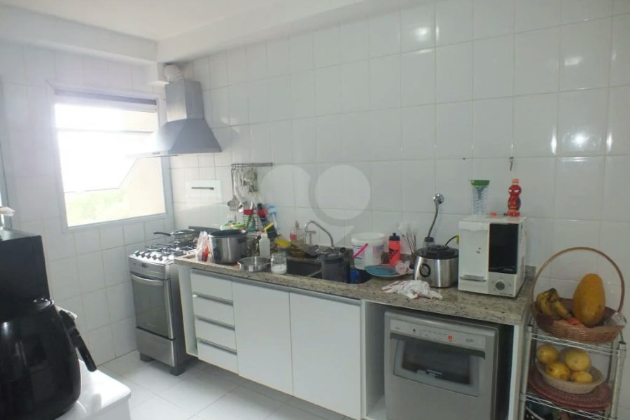 Apartamento com 03 suítes no Alto Da Boa Vista.