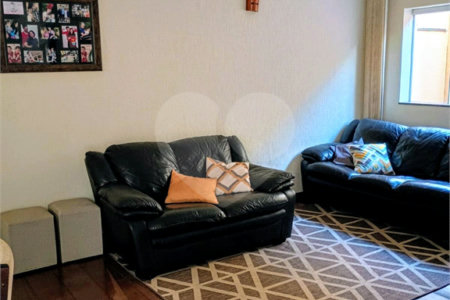 Sobrado com 3 quartos à venda com área gourmet completa e 5 vagas de garagem – Santa Marta - São Carlos/SP
