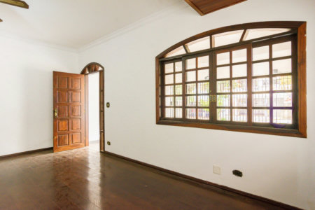 Sobrado à venda 187m² com 5 quartos, sendo 2 suítes, em Conjunto Residencial Butantã próximo à USP