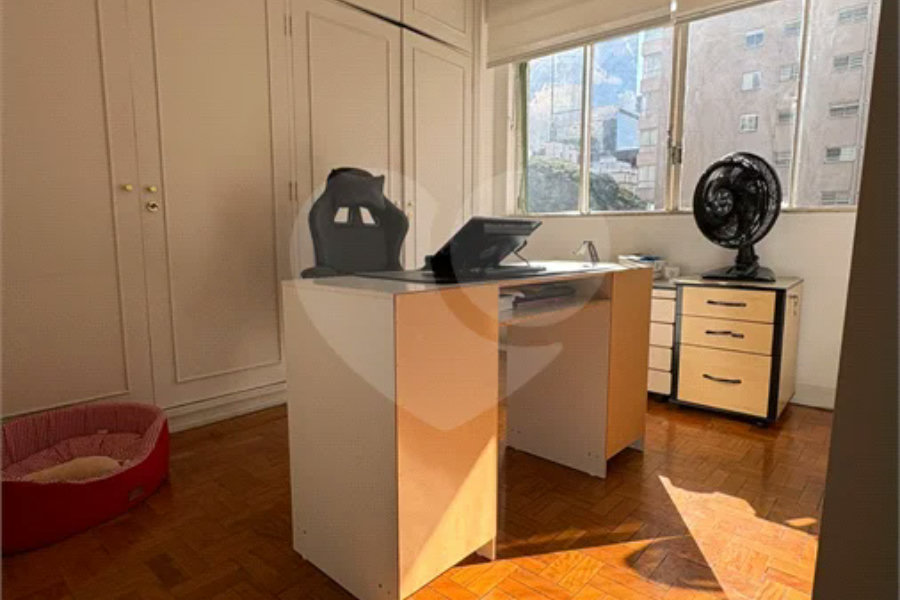 Apartamento Amplo e Mobiliado, 3 Dormitórios, 2 Vagas, Próximo à Paulista