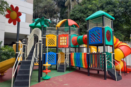 Apartamento de Alto Padrão no Campo Belo para venda com porteira fechada, com 4 dormitórios suítes e 4 vagas com lazer de club.