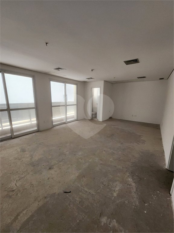 Sala comercial a venda em frente ao Allianz Parque