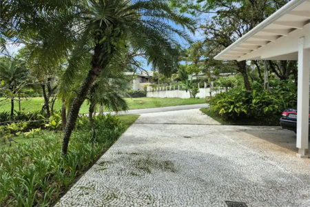 Casa a venda ou locação no Tamboré 1