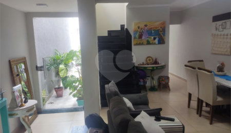 Casa à venda com 3 quartos em Vila das Mercês, São Paulo, SP