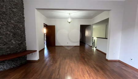 Casa à venda com 4 quartos, sendo 2 suítes,  em Santa Ângela, Poços de Caldas, MG