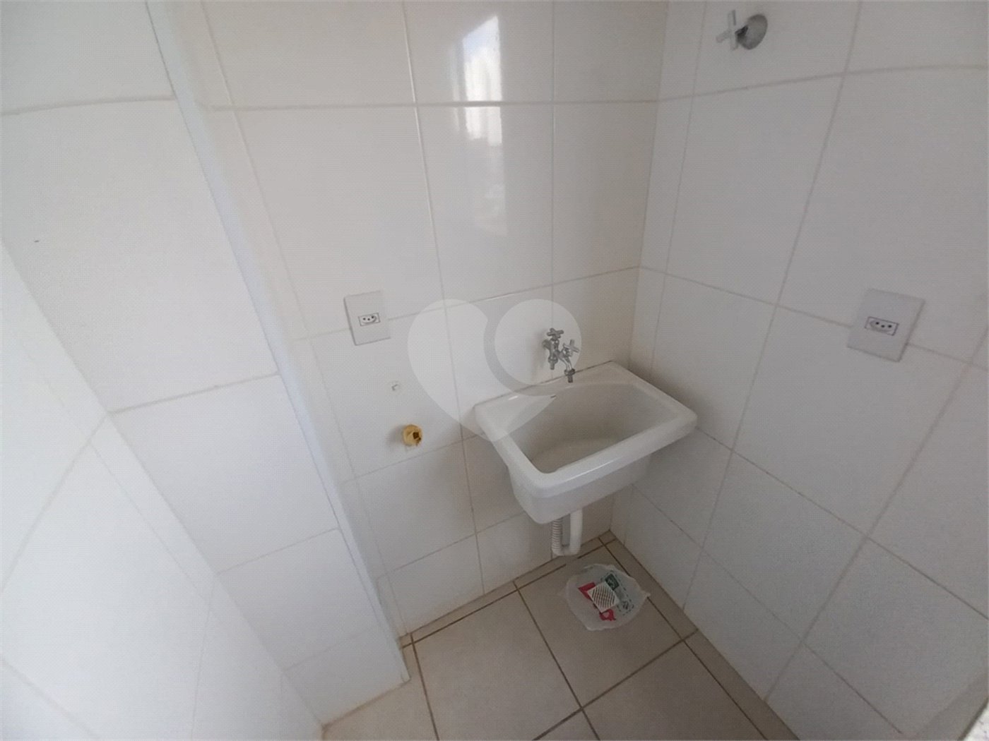 Apartamento no Condomínio Veneza