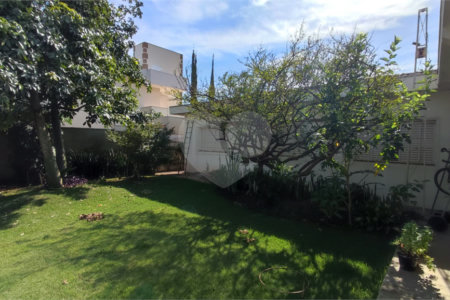Casa à Venda de 3 dormitórios em São Carlos, no bairro Parque Santa Marta