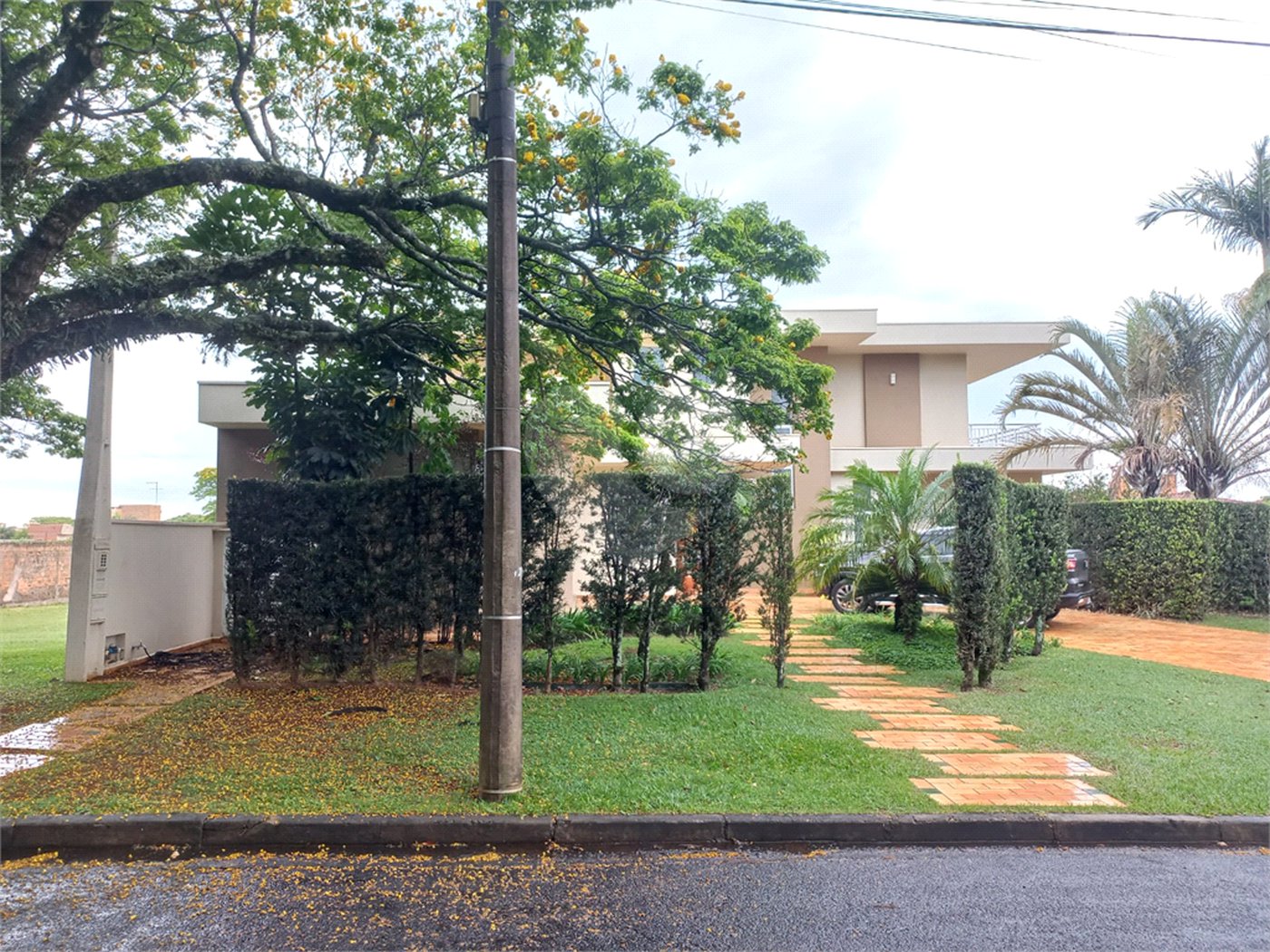 Excelente sobrado a venda no Condomínio Parque Sabará.