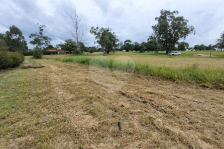 Loteamento Residencial no Condomínio Vila Pinhal do Broa.