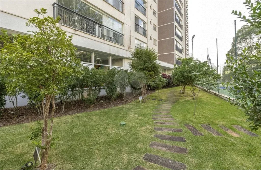 Apartamento à venda com 3 quartos, sendo 1 suíte, em Parque Reboucas, São Paulo, SP