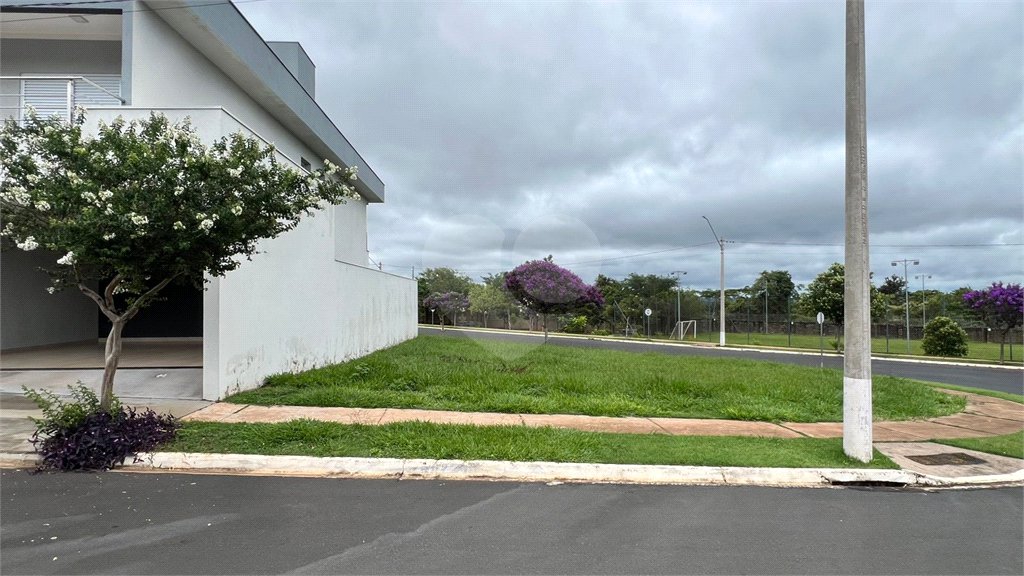 Lote de esquina à venda no Condomínio Faixa Azul