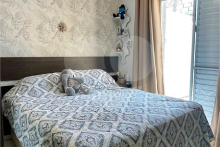 Casa Térrea à Venda com 3 dormitórios em Atibaia/SP