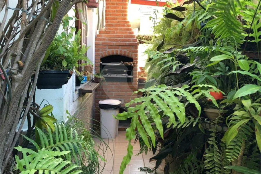 Excelente Sobrado na Vila Matilde. Venha fazer uma visita.