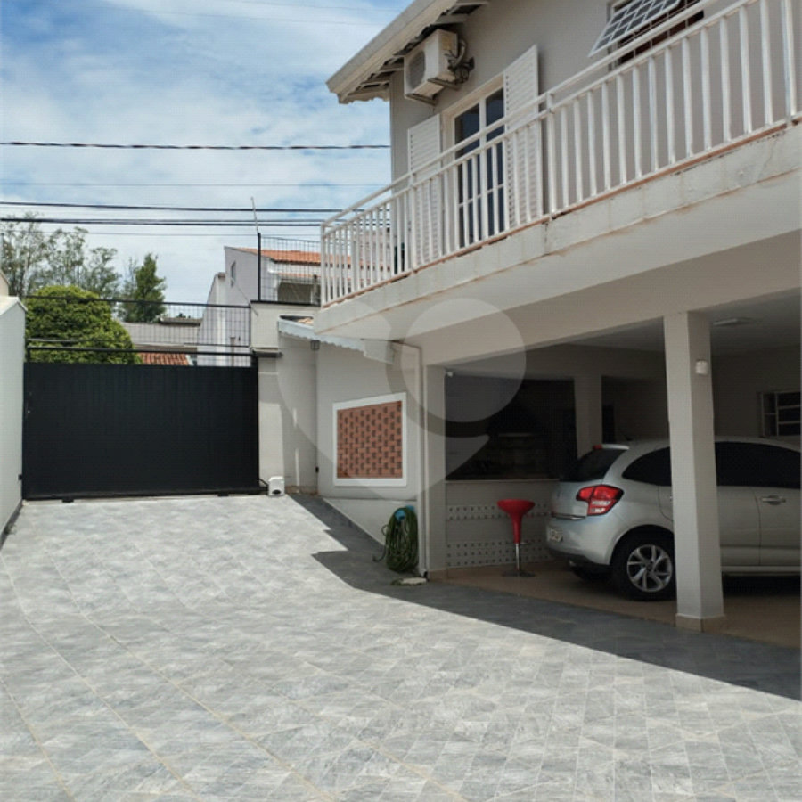 Casa à venda em Valinhos - SP