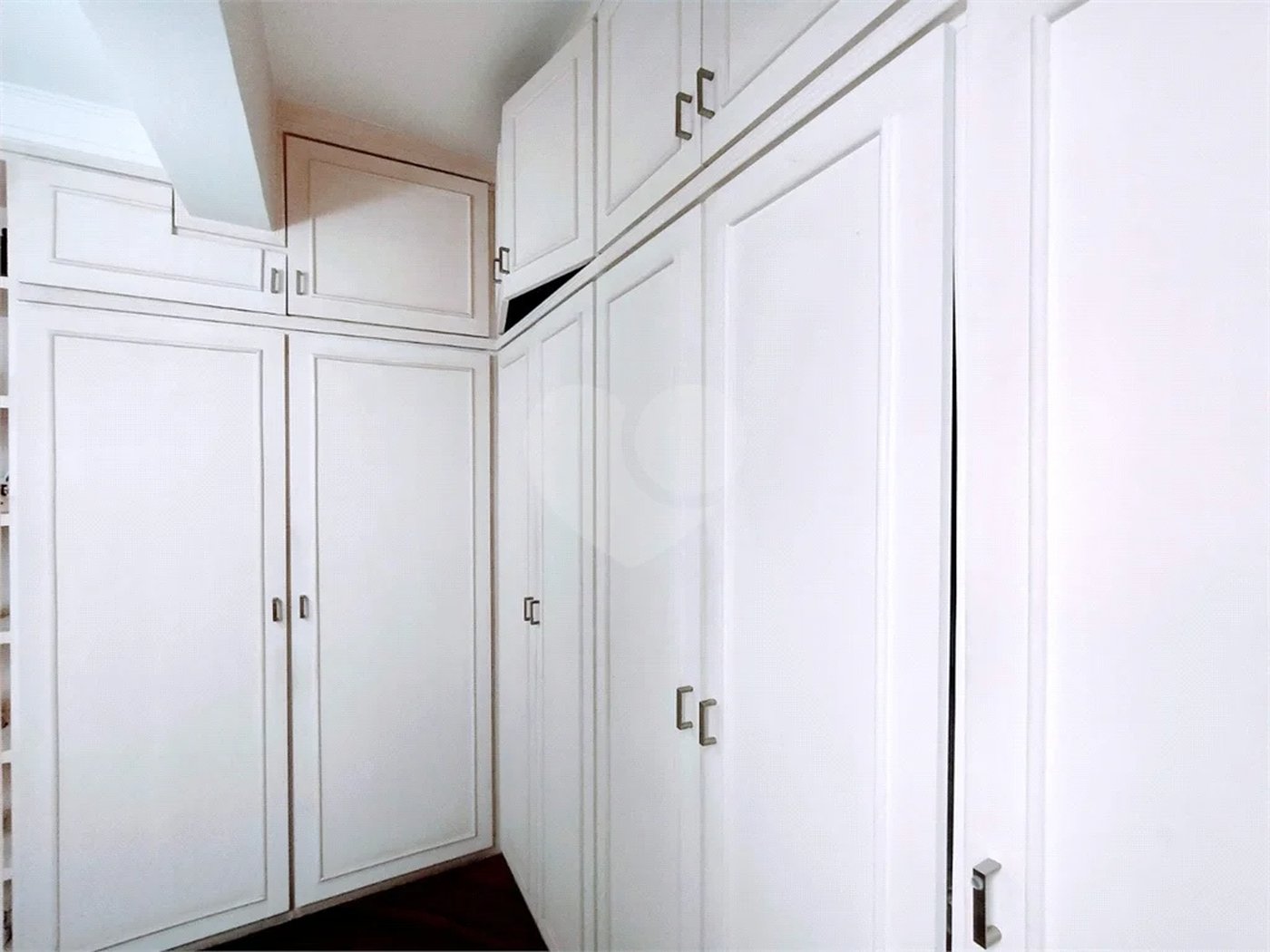 Apartamento para venda na Mooca com 4 suítes, 5 vagas. Condomínio Europa Cicero.