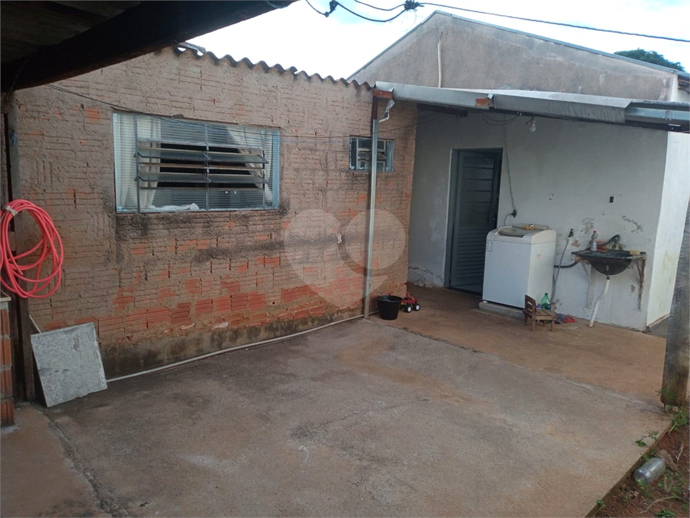 Casa térrea para venda, com 2 dormitórios.