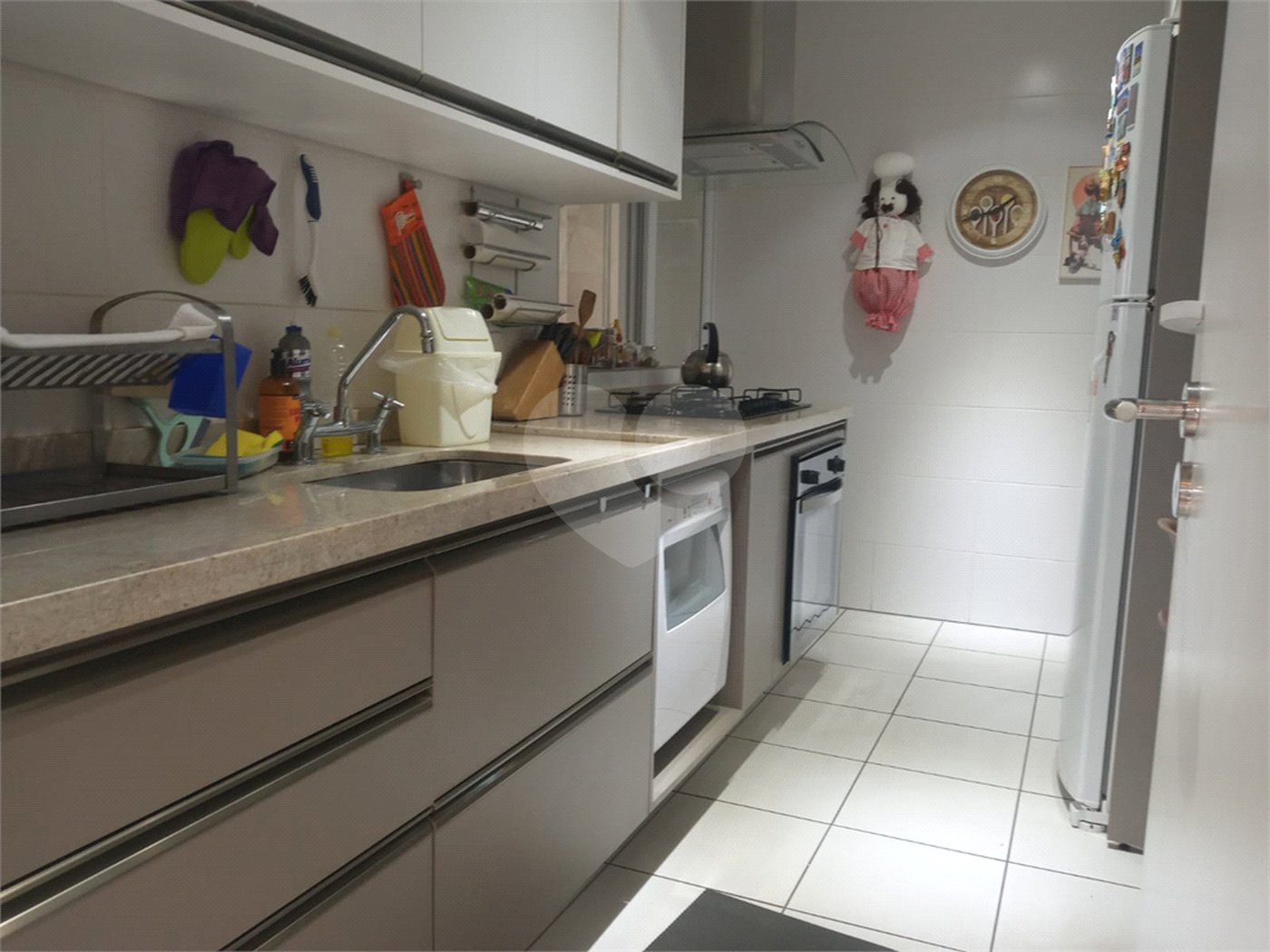 Apartamento 3 dormitórios, região do Campo Belo. Condomínio com laser completo.