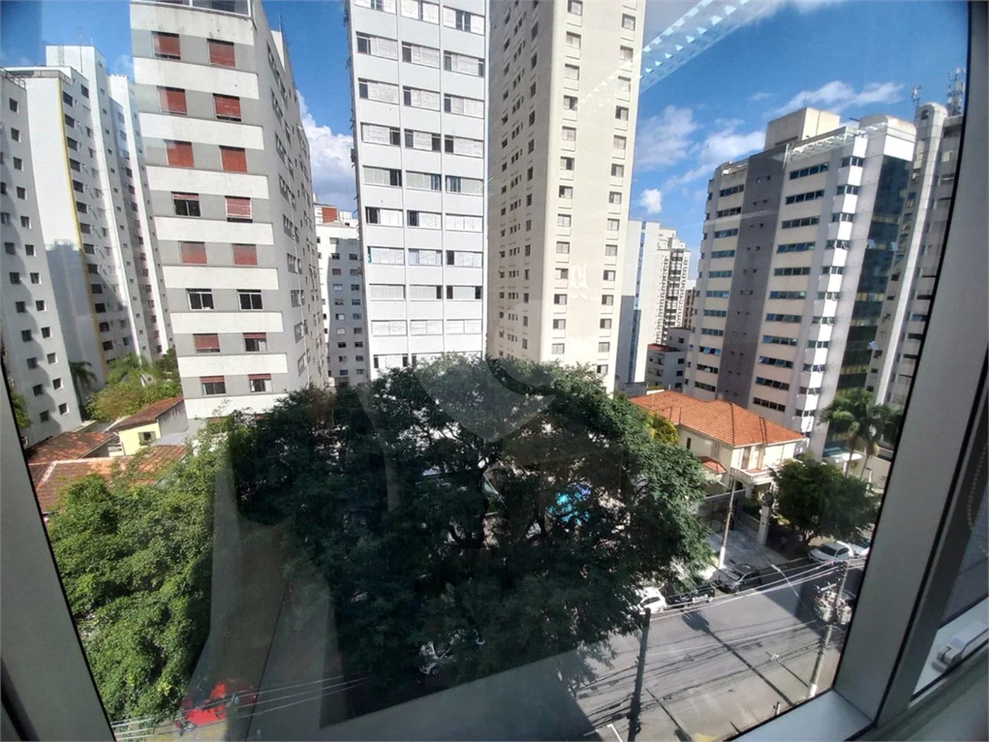 Sala comercial mobiliada para locação no Paraíso