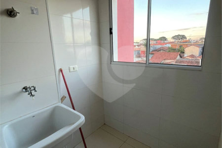Apartamento no Condomínio Residencial Clarice.
