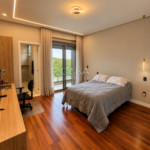 Casa nova no Saint Patrick com 926 m², 5 suítes, elevador e piscina aquecida, saúna em Sorocaba