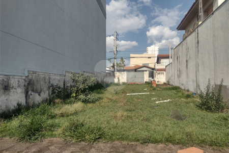 Terreno á venda no Jardim Paraíso