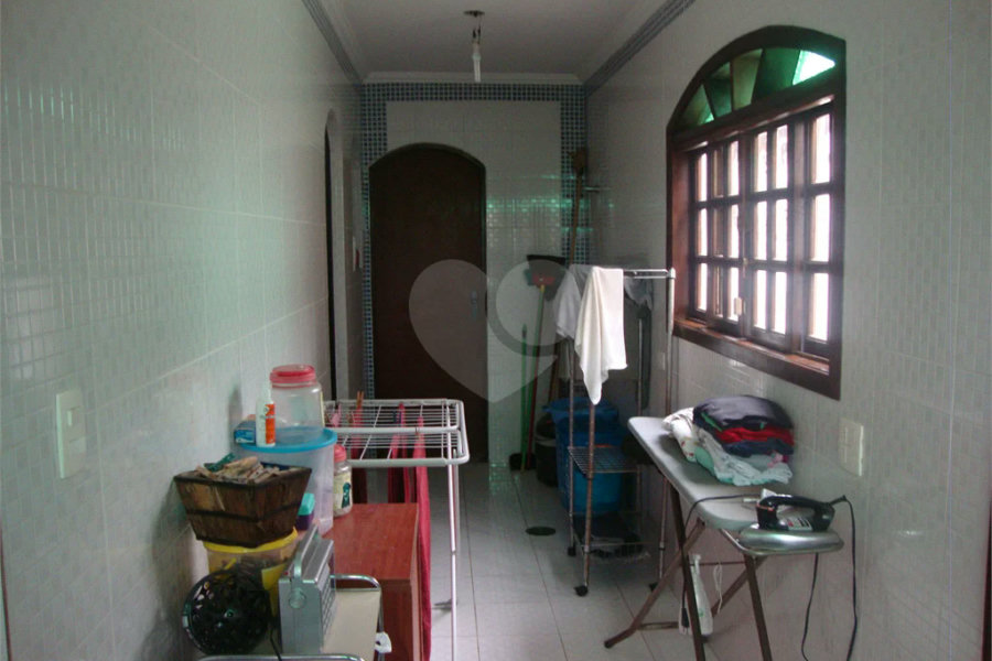 Chácara à venda com 5 quartos, sendo 2 suítes, em Jardim Arujá, Arujá, SP