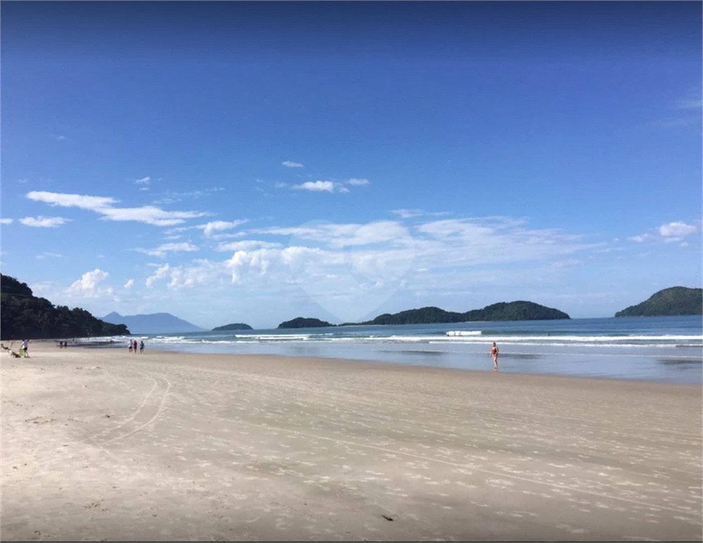 Maravilhosa Casa em Condomínio com 4 Suítes na Praia de Juquehy!!!